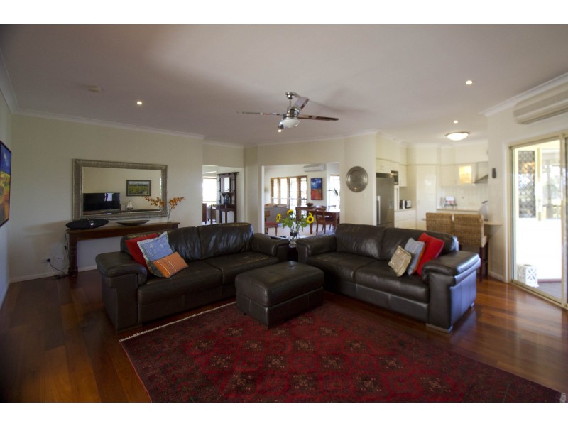 69 Westaway Crescent, Bellbowrie QLD 4070