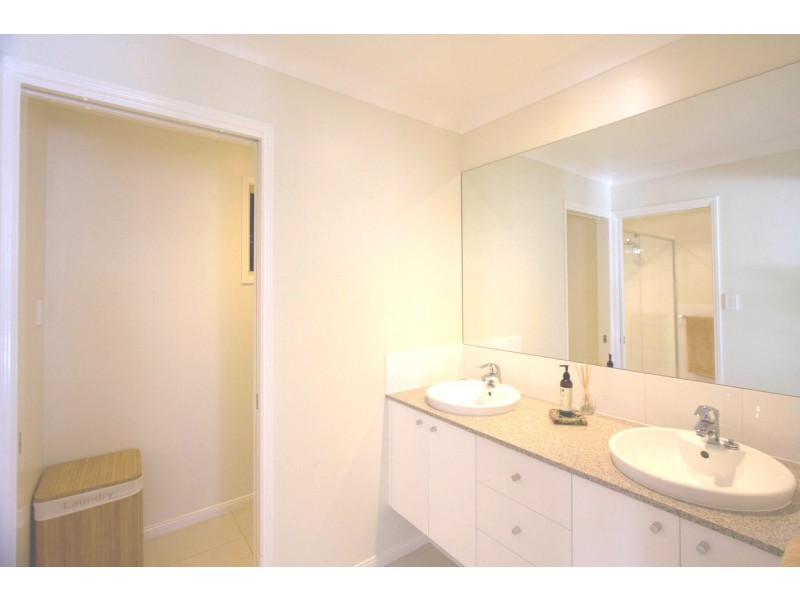 69 Westaway Crescent, Bellbowrie QLD 4070