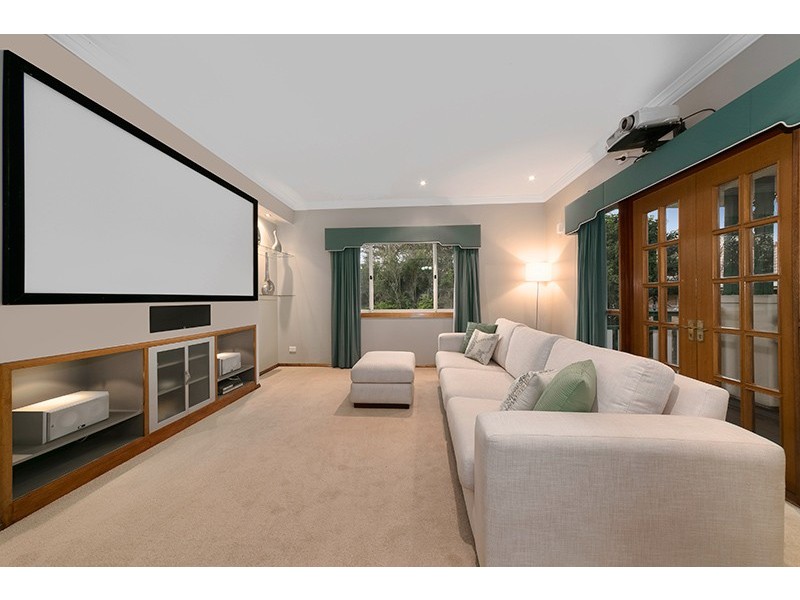 7 Lyndora Close, Riverhills QLD 4074