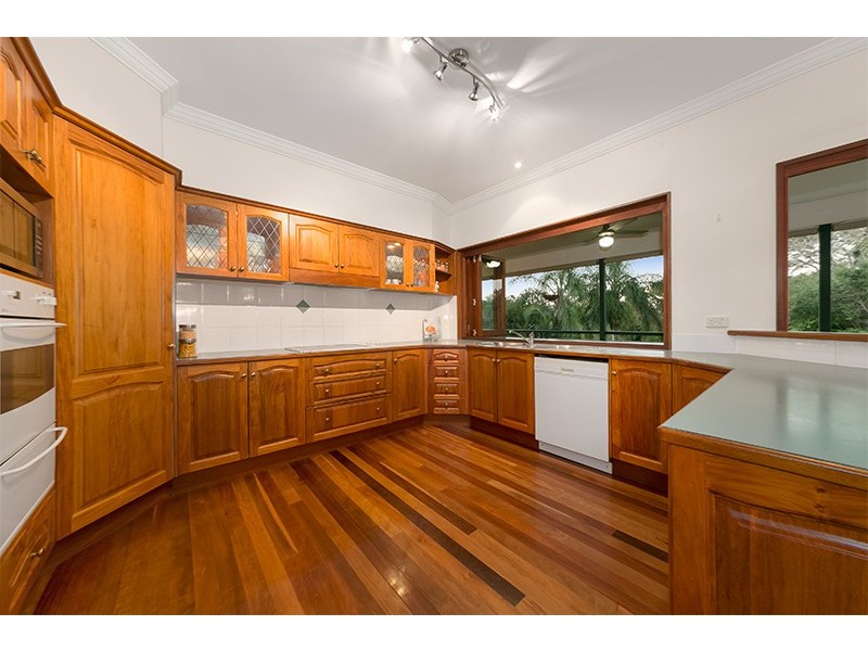 7 Lyndora Close, Riverhills QLD 4074
