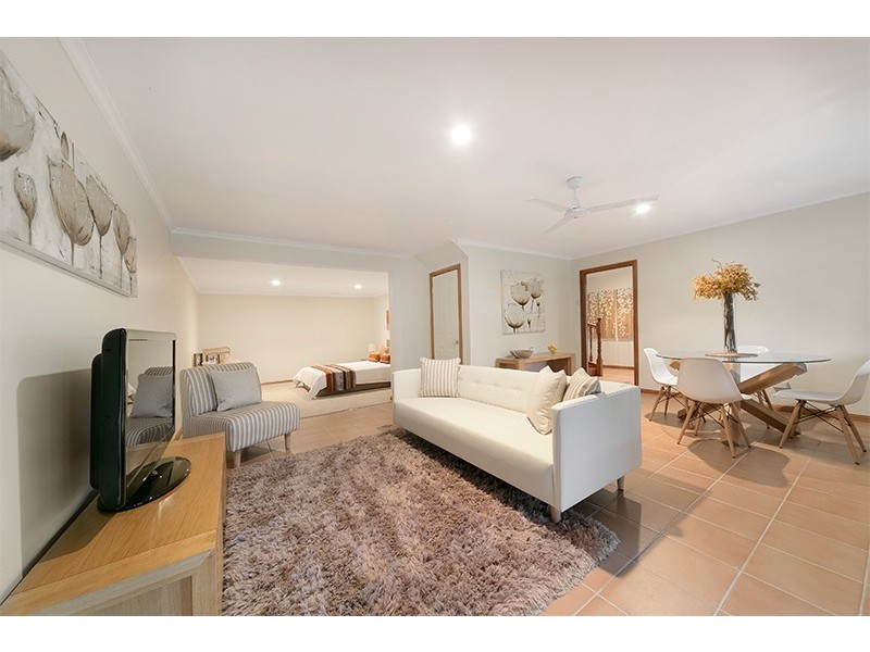 7 Lyndora Close, Riverhills QLD 4074