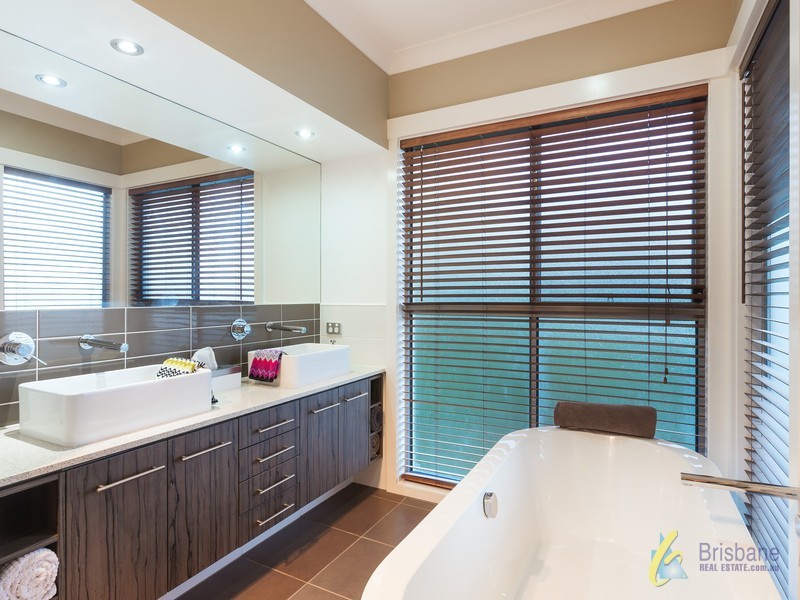 23 Serene Place, Fig Tree Pocket QLD 4069