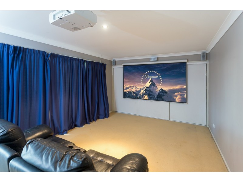 17 Alexandrina Cct, Forest Lake QLD 4078