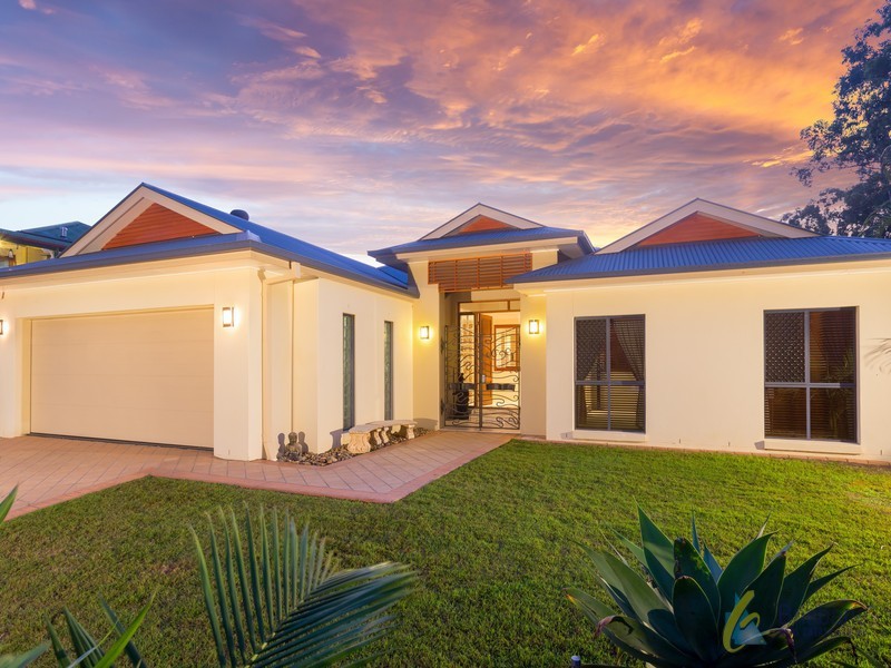 19 Brighton Pde, Forest Lake QLD 4078