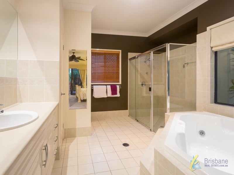 19 Brighton Pde, Forest Lake QLD 4078