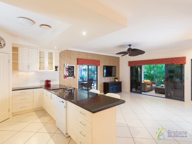 19 Brighton Pde, Forest Lake QLD 4078