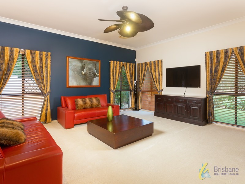 19 Brighton Pde, Forest Lake QLD 4078