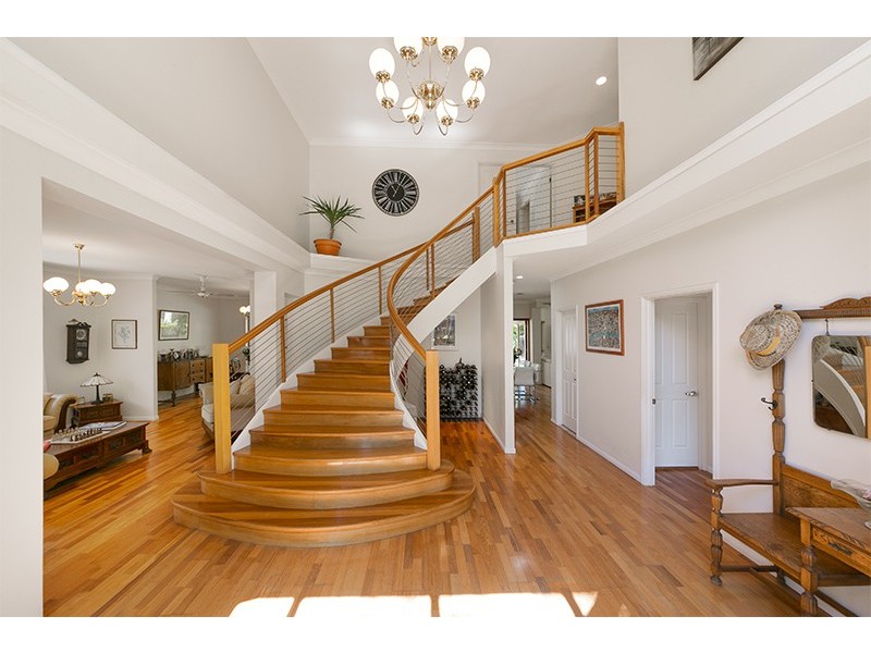 10 Birah Place, Chapel Hill QLD 4069