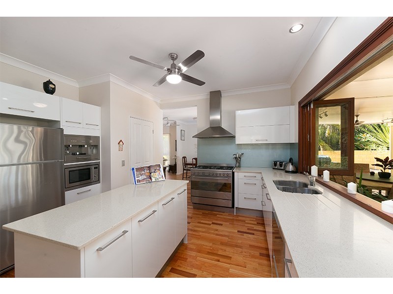 10 Birah Place, Chapel Hill QLD 4069