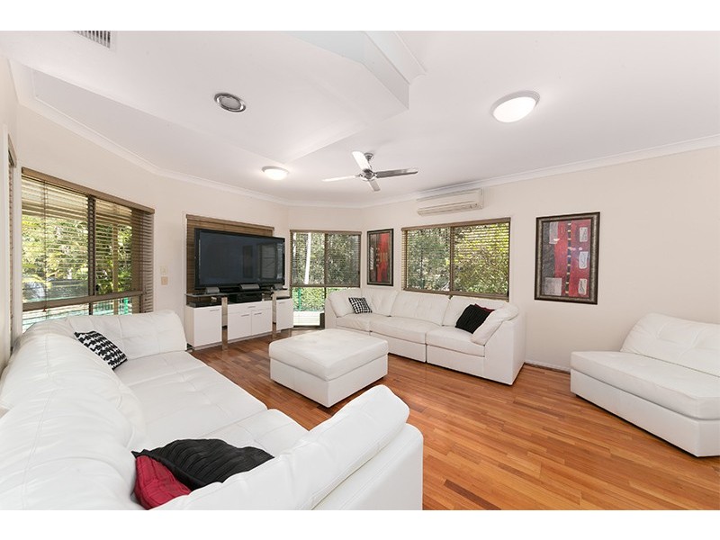 10 Birah Place, Chapel Hill QLD 4069