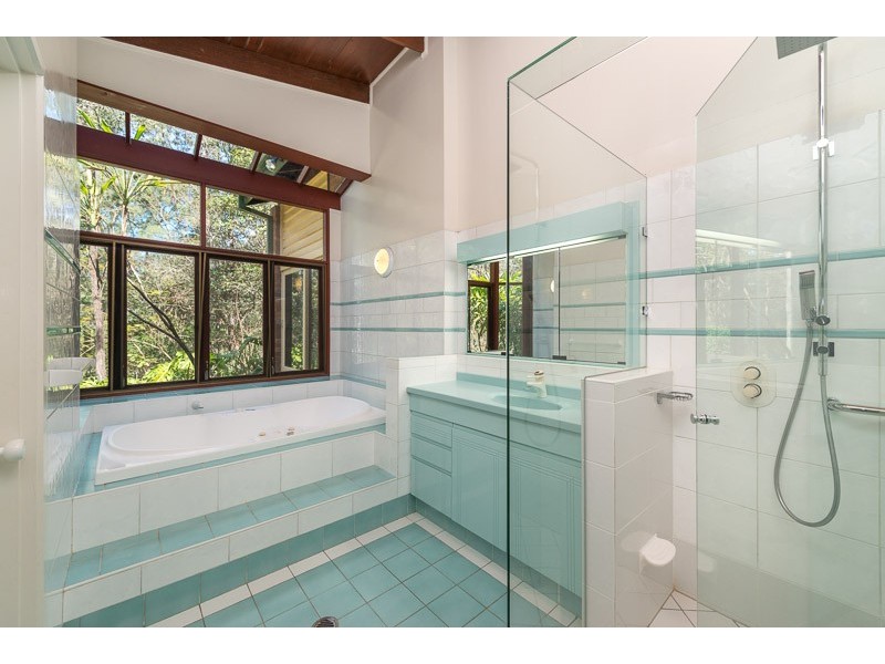 252 Bielby Road, Kenmore Hills QLD 4069
