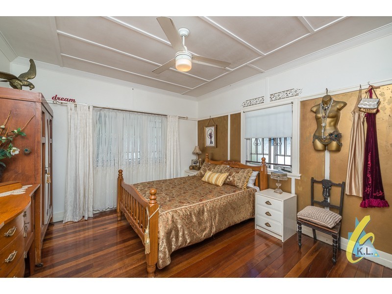 10 Barrett St, East Ipswich QLD 4305