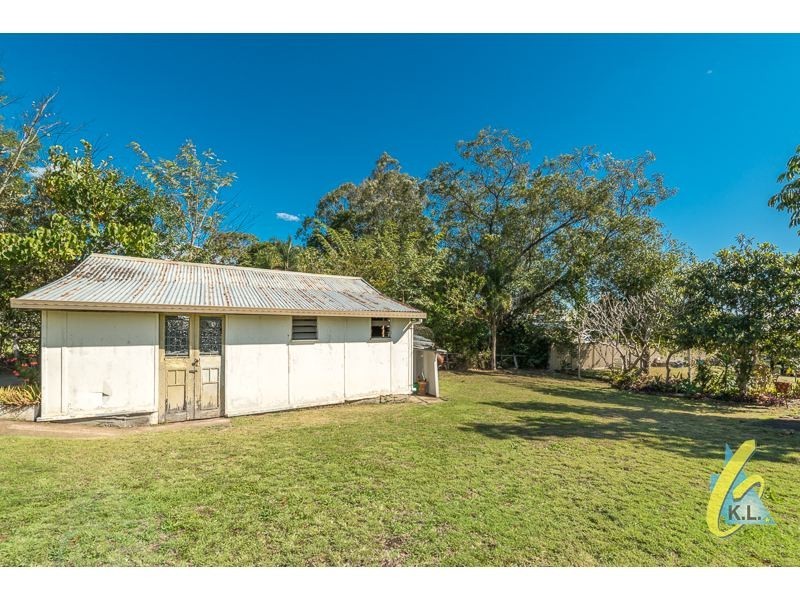10 Barrett St, East Ipswich QLD 4305