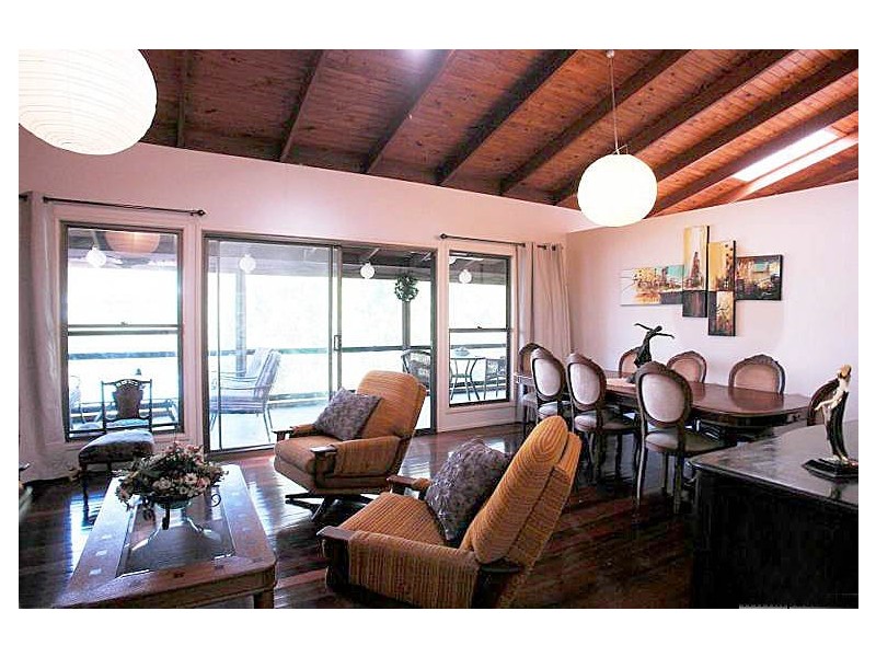 22 Stralock Street, Chapel Hill QLD 4069