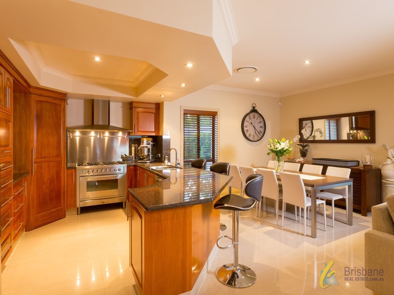 27 Glenwood Place, Moggill QLD 4070