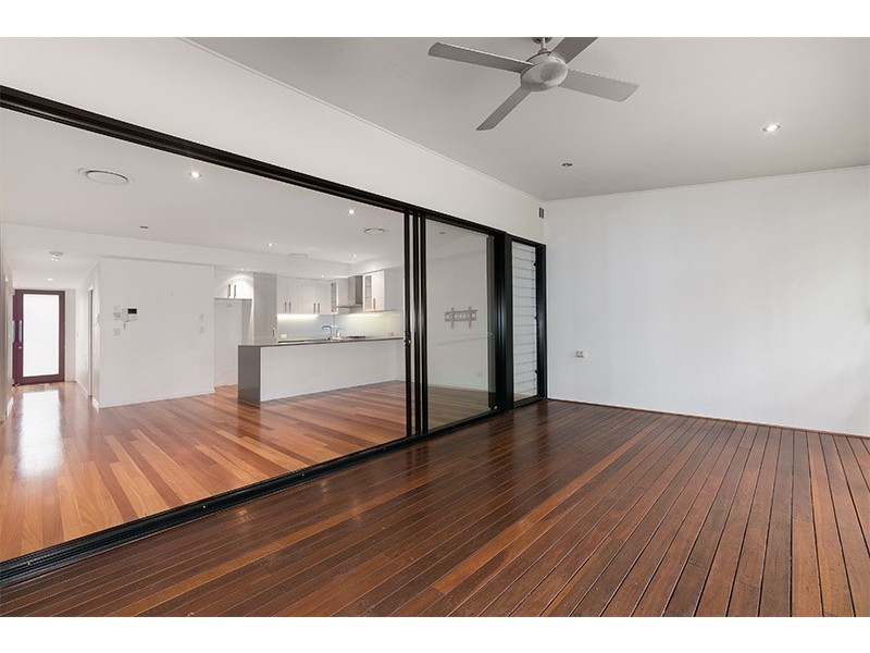2/111 Elizabeth Street, Toowong QLD 4066