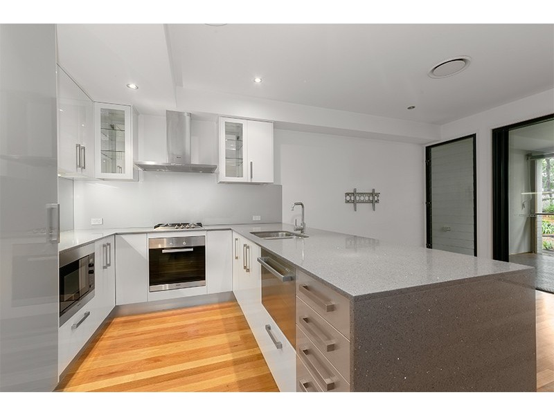 2/111 Elizabeth Street, Toowong QLD 4066