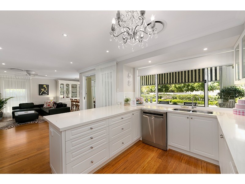 6 Donatello Street, Fig Tree Pocket QLD 4069