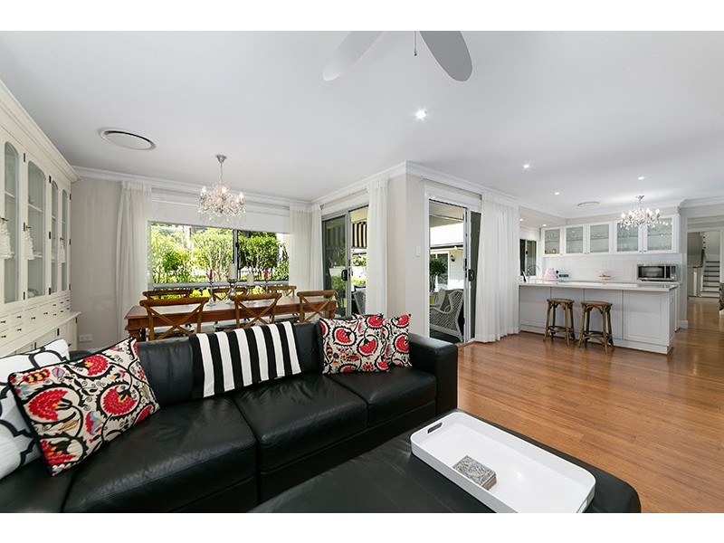 6 Donatello Street, Fig Tree Pocket QLD 4069