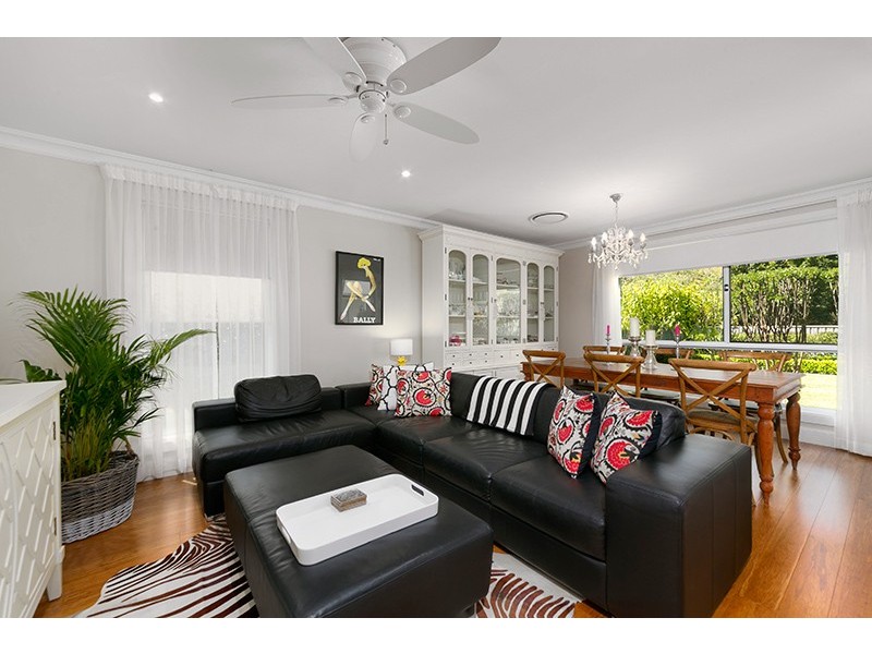 6 Donatello Street, Fig Tree Pocket QLD 4069