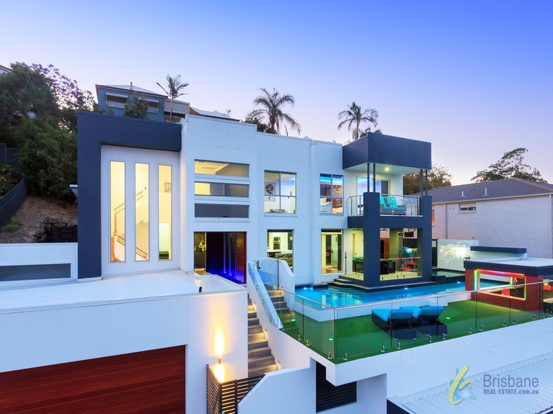 10 Grevillea Close, Chapel Hill QLD 4069