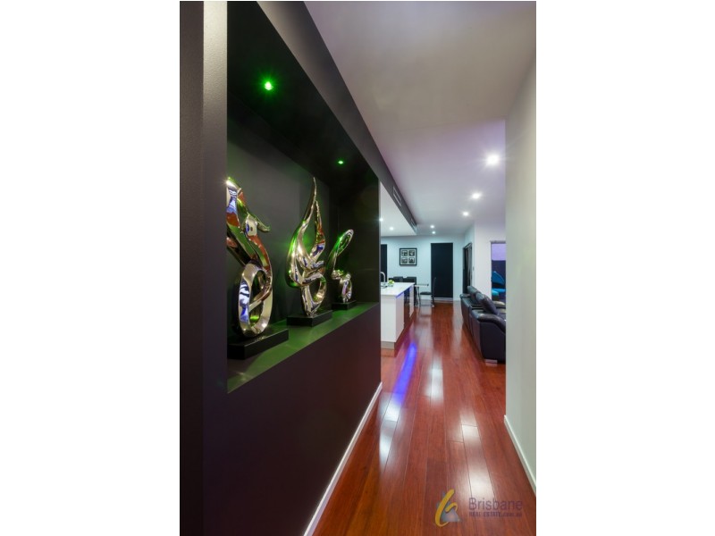 10 Grevillea Close, Chapel Hill QLD 4069