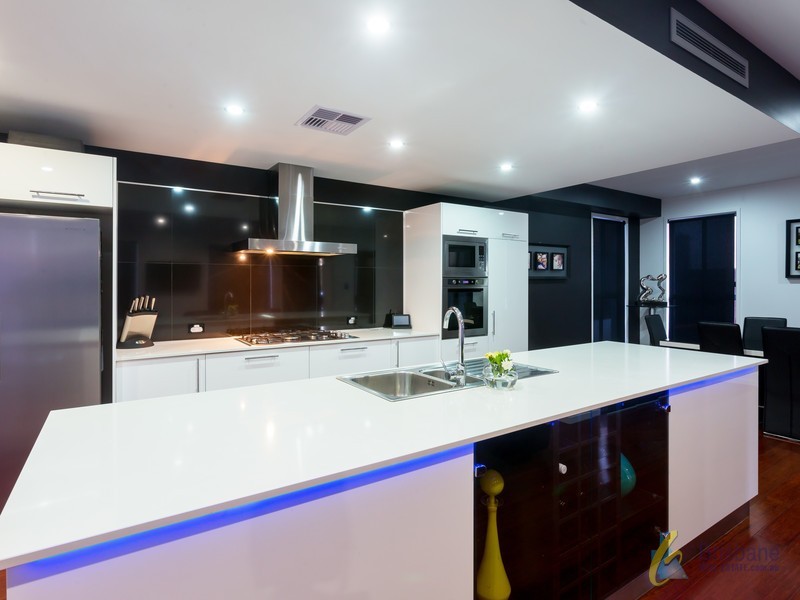 10 Grevillea Close, Chapel Hill QLD 4069