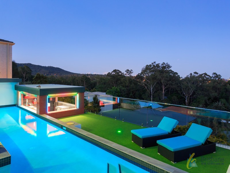 10 Grevillea Close, Chapel Hill QLD 4069