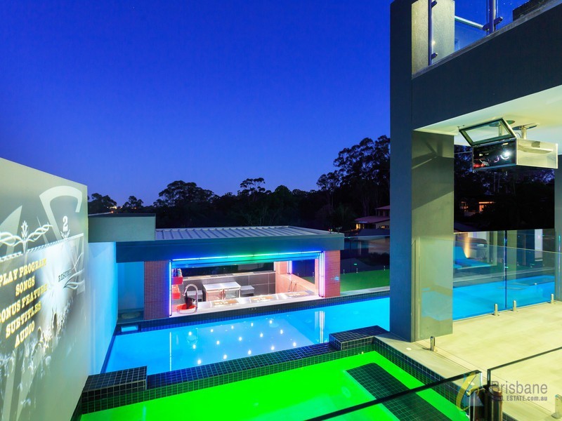 10 Grevillea Close, Chapel Hill QLD 4069