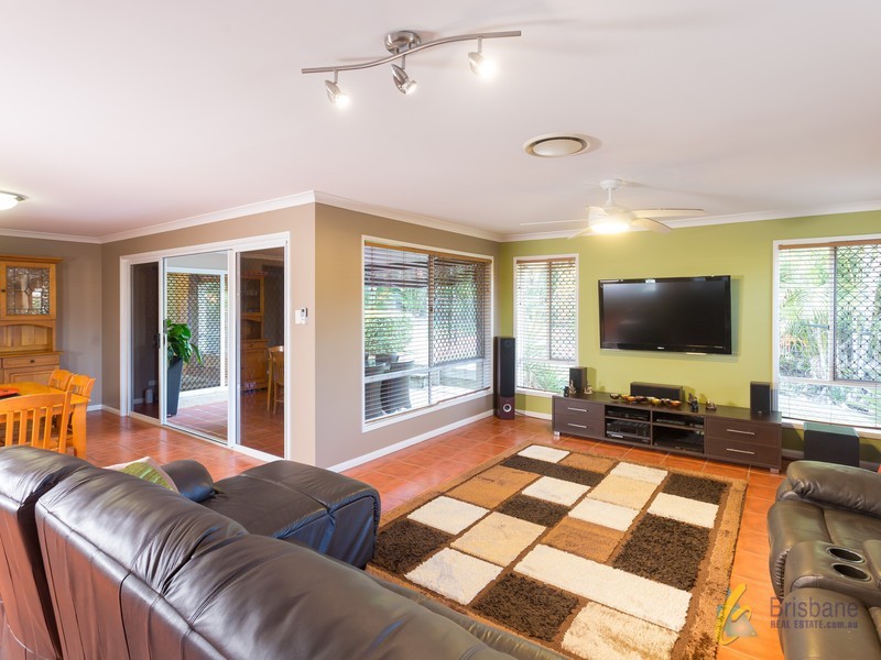 90 Claremont Pde, Forest Lake QLD 4078