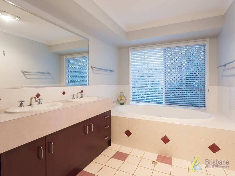 90 Claremont Pde, Forest Lake QLD 4078