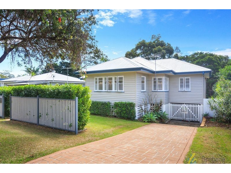 99 Englefield Road, Oxley QLD 4075