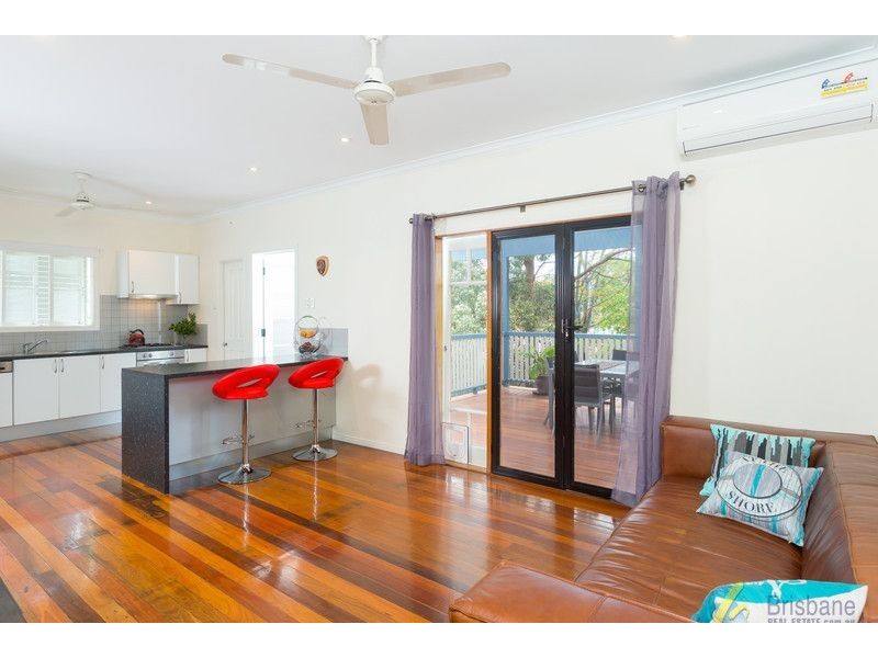 99 Englefield Road, Oxley QLD 4075