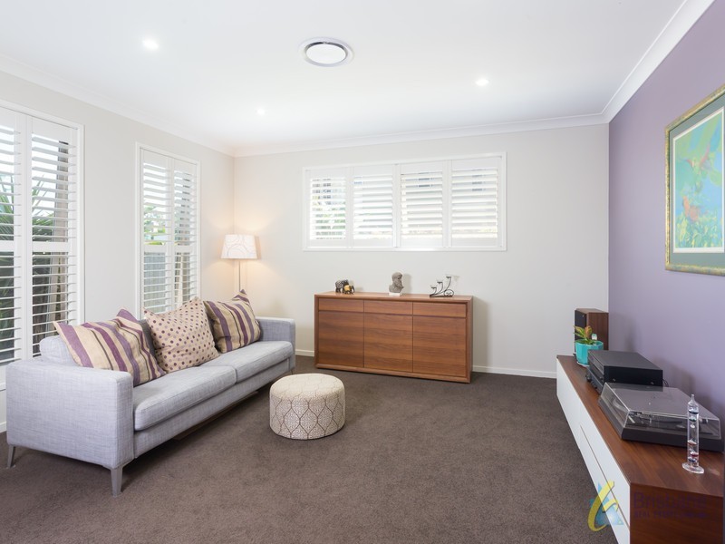 16 Lorikeet Close, Fig Tree Pocket QLD 4069