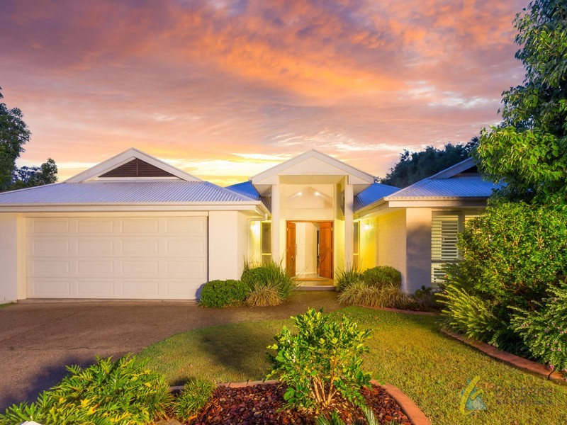 8 Cromwell Close, Brookfield QLD 4069