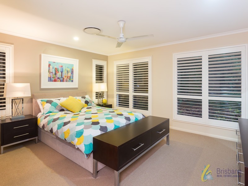 8 Cromwell Close, Brookfield QLD 4069