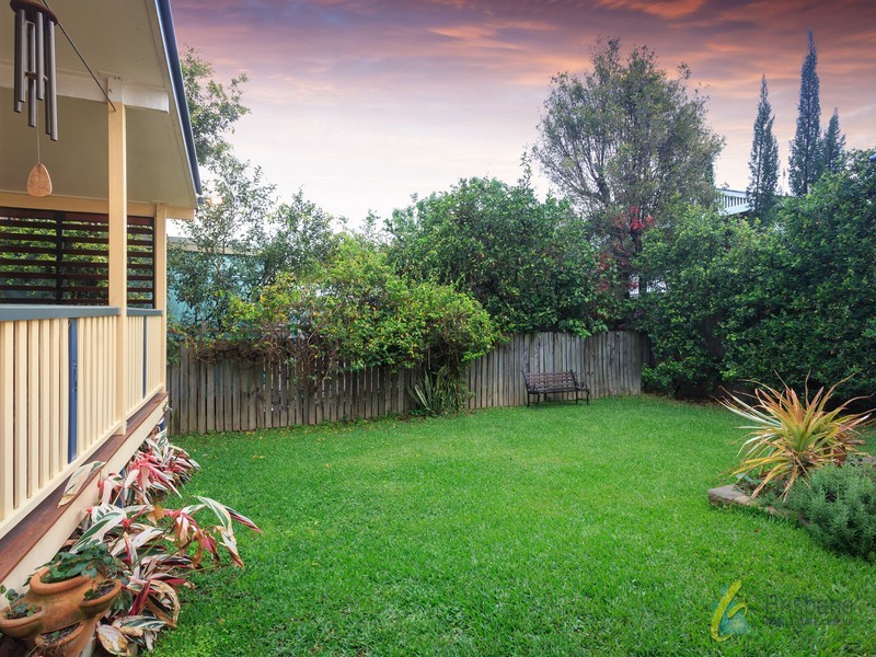 8 Mortlake Road, Graceville QLD 4075