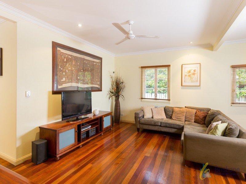 8 Mortlake Road, Graceville QLD 4075