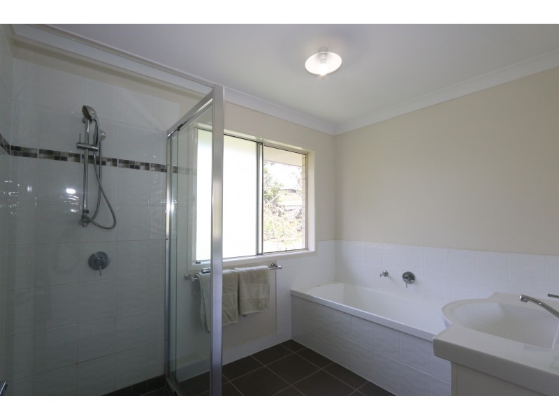 43 Gordon Tce, Indooroopilly QLD 4068