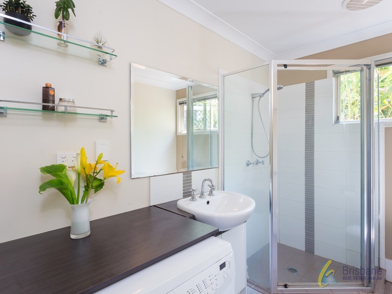 116 Graceville Avenue, Graceville QLD 4075