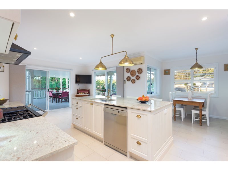 2 Coburn Court, Brookfield QLD 4069