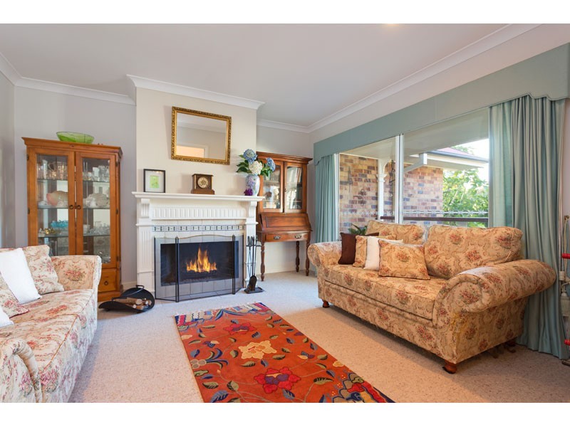 2 Coburn Court, Brookfield QLD 4069
