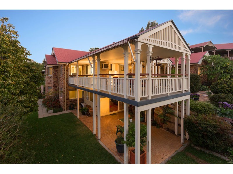 2 Coburn Court, Brookfield QLD 4069