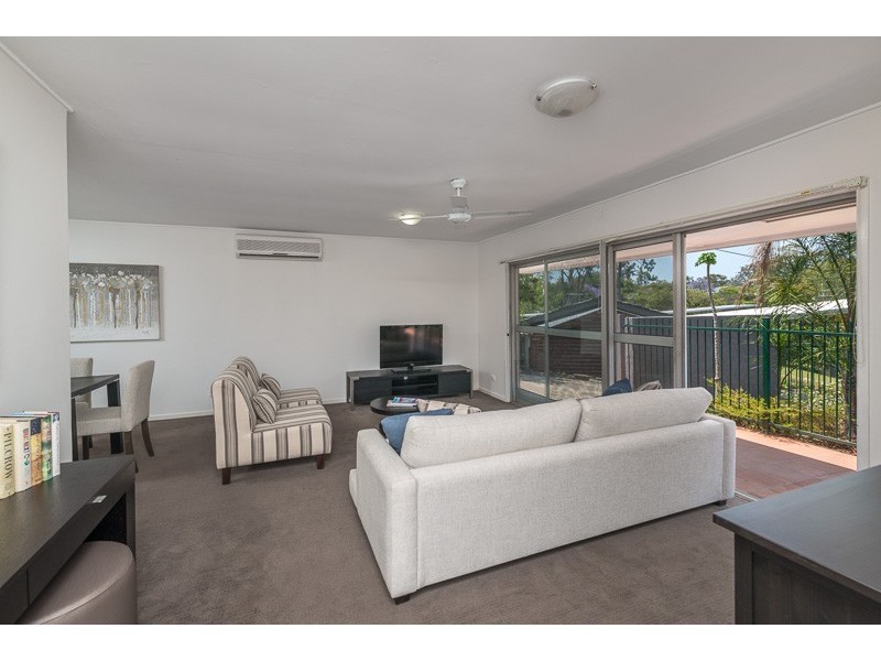9 Canongate Street, Kenmore QLD 4069