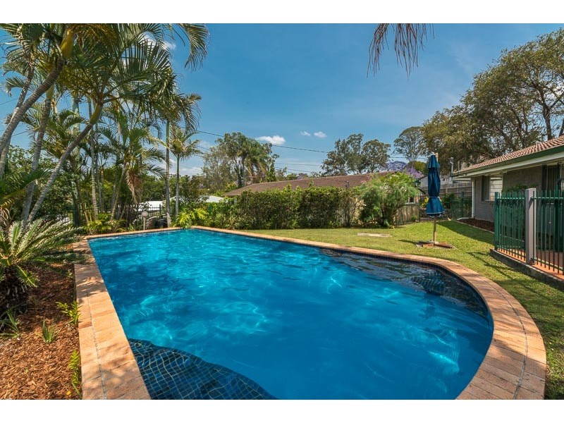 9 Canongate Street, Kenmore QLD 4069