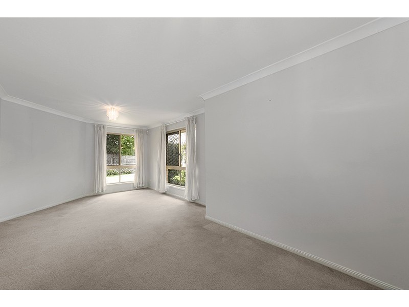 15 Forfar St, Seventeen Mile Rocks QLD 4073