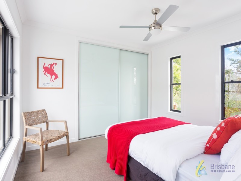 68 Gilruth Road, Kenmore QLD 4069