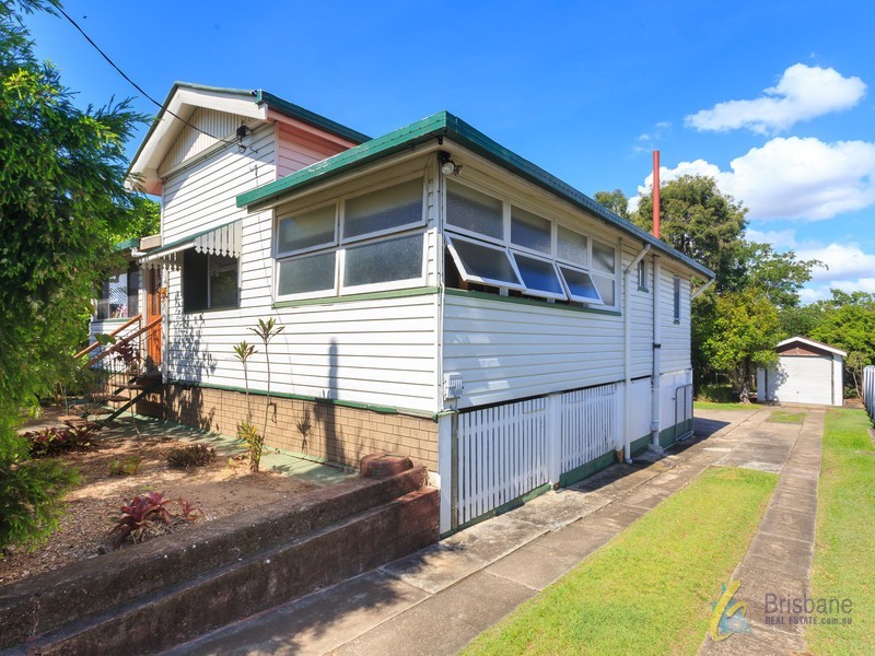 854 Oxley Road, Corinda QLD 4075