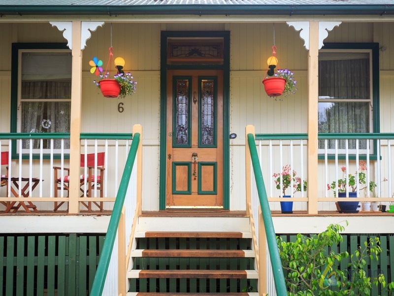 6 Oconnor street, Oxley QLD 4075