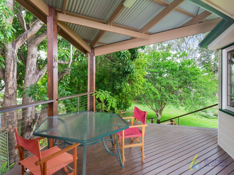 6 Oconnor street, Oxley QLD 4075